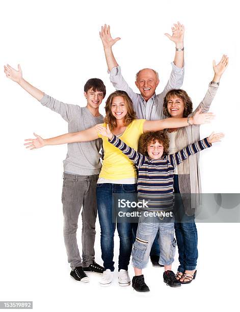 Família Feliz De Cinco Com Jovem Criança - Fotografias de stock e mais imagens de 25-29 Anos - 25-29 Anos, Adulto, Adulto maduro