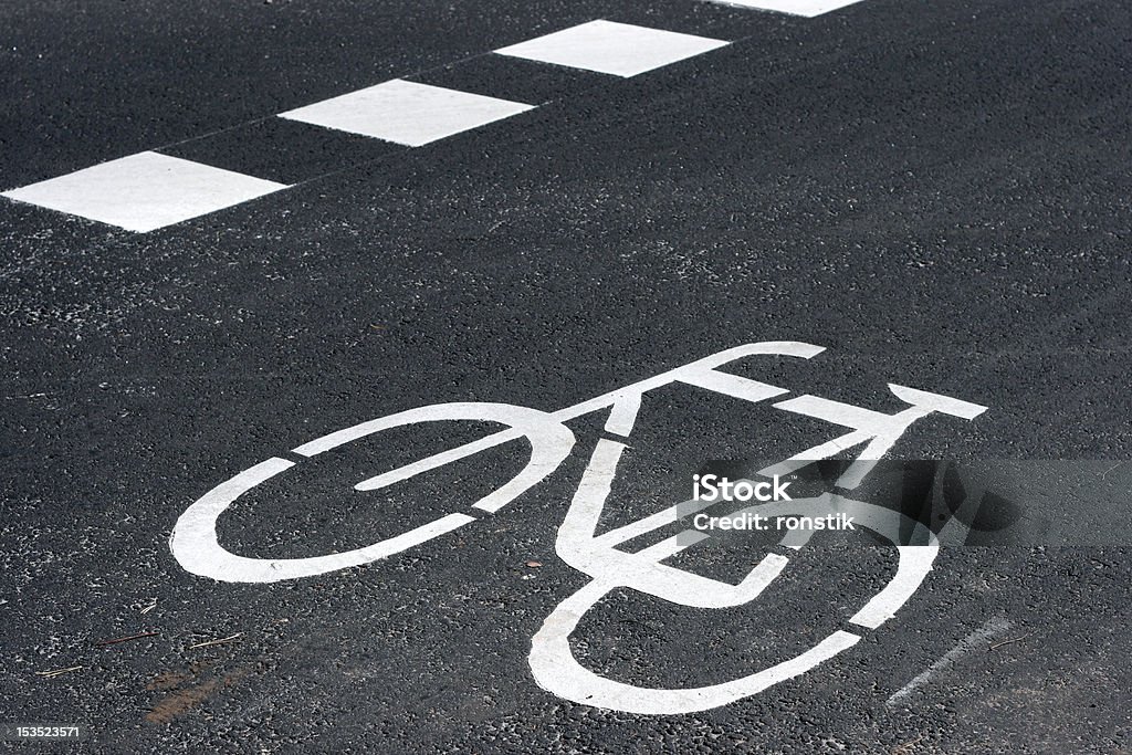 자전거 도로 표지판 - 로열티 프리 거리 스톡 사진