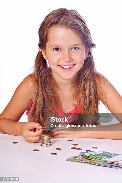 お金を持つ女性 - スイス通貨のストックフォトや画像を多数ご用意 - スイス通貨, ユーロ貨幣, 写真