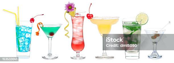 Variação Linha Com Álcool Cocktail - Fotografias de stock e mais imagens de Cocktail - Cocktail, Fundo Branco, Fila - Arranjo