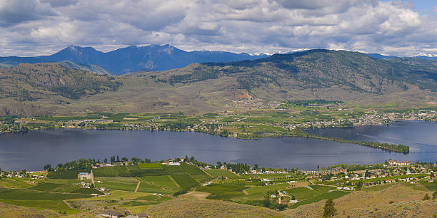 widok z lotu ptaka na wino valley panorama osoyoos - lake osoyoos zdjęcia i obrazy z banku zdjęć