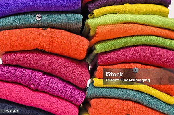 Foto de Casimira Coloridas Suéteres De Alpaca E Merino e mais fotos de stock de Adulto - Adulto, Alpaca, Blusa de gola rolê