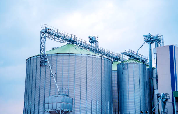 istock Storage tanks cultivated agricultural crops processing plant 1535383029
