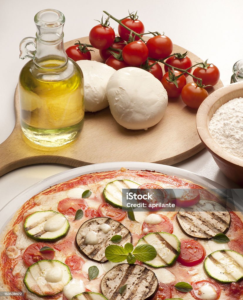 Pizza - Foto de stock de Aceite de oliva libre de derechos