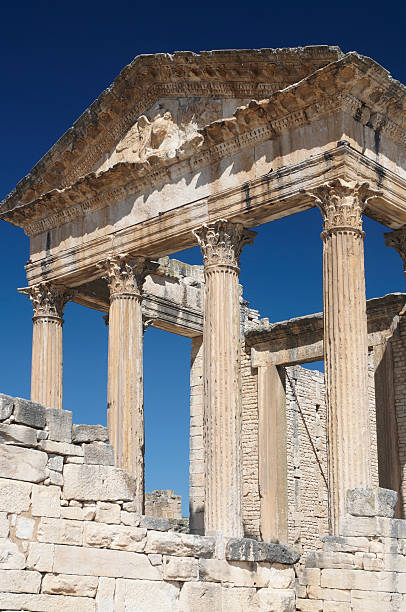 templo romano na tunísia - tunisia dougga roman god goddess - fotografias e filmes do acervo