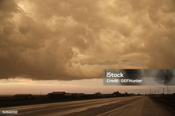 Foto de Prairie Tempestade e mais fotos de stock de Chuva - Chuva, Chuva Torrencial, Estrada principal