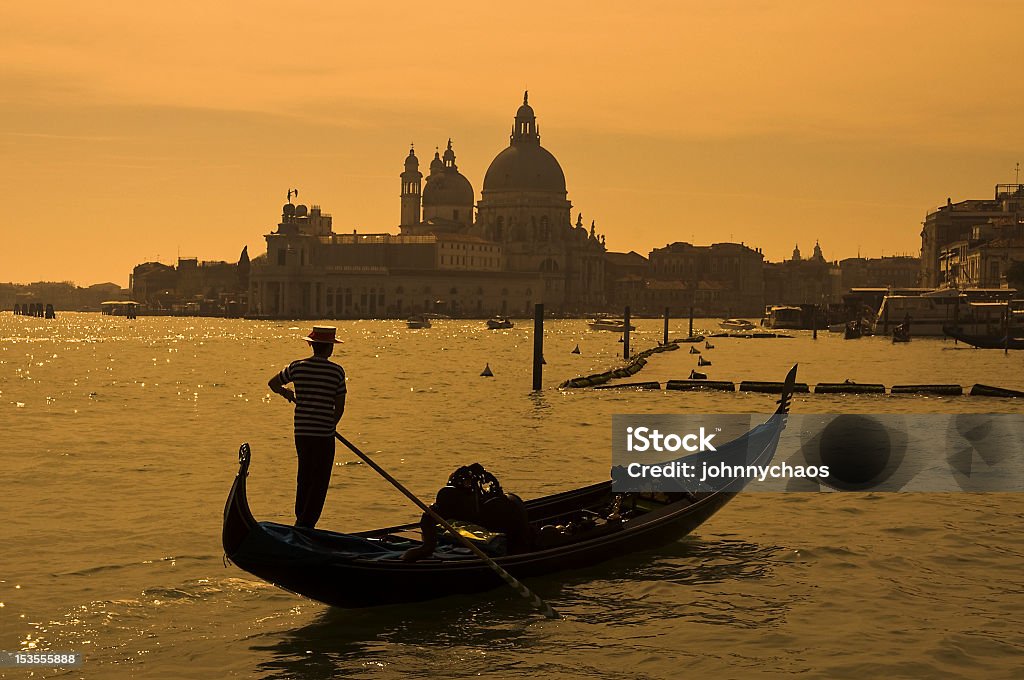 Гондольер в Венеции, Италия - Стоковые фото Венеция - Италия роялти-фри