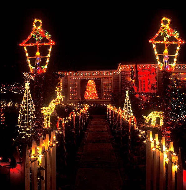 istock House Lights at Christmas 153557403