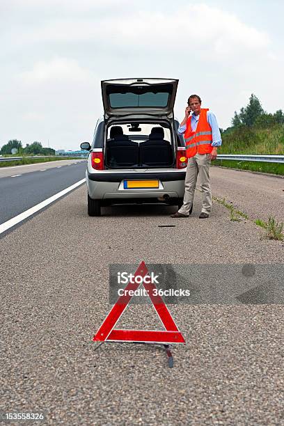 De Carro Quebrado Para Baixo - Fotografias de stock e mais imagens de Avaria no Carro - Avaria no Carro, Carro, Autoestrada