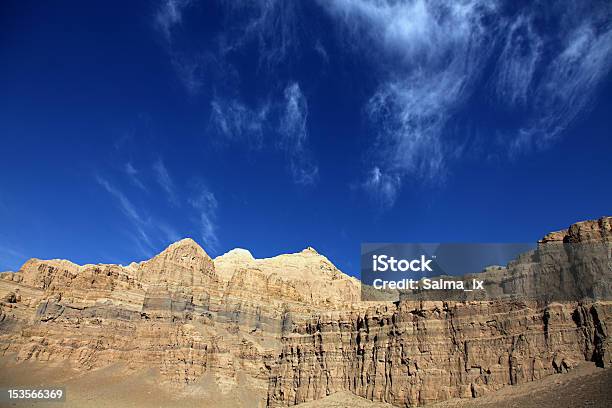 Verwitterte Clay Mountain Stockfoto und mehr Bilder von Berg - Berg, Blau, Erdreich