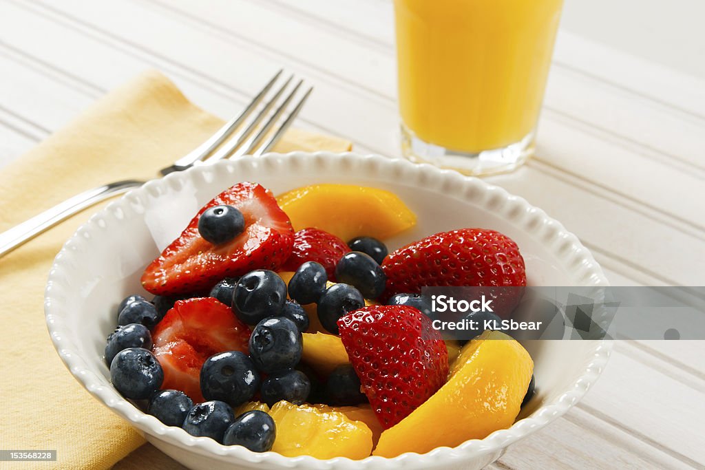 Insalata di frutta fresca estate - Foto stock royalty-free di Alimentazione sana