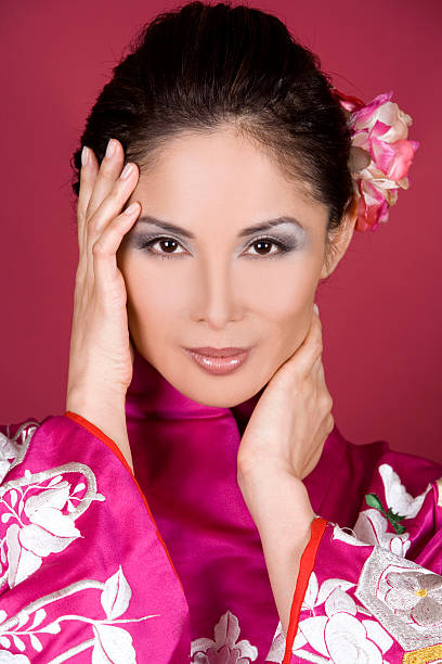 istock beautiful geisha 153568234
