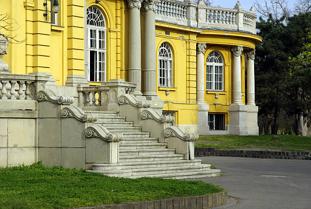istock Széchenyi thermal bath entrance 153568956