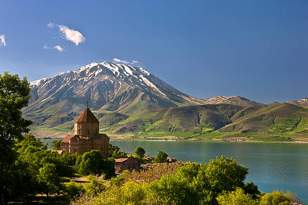istock A magnificent view of Akdamar Island 153569348