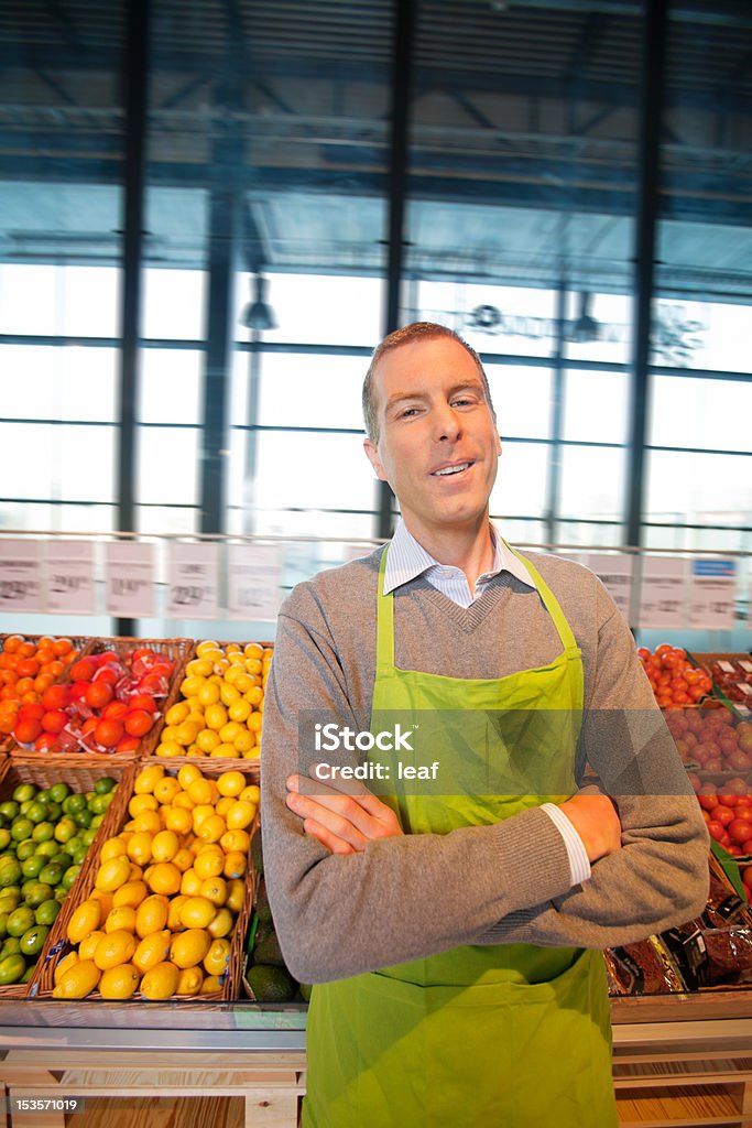 Feliz tienda propietario del supermercado - Foto de stock de Adulto libre de derechos