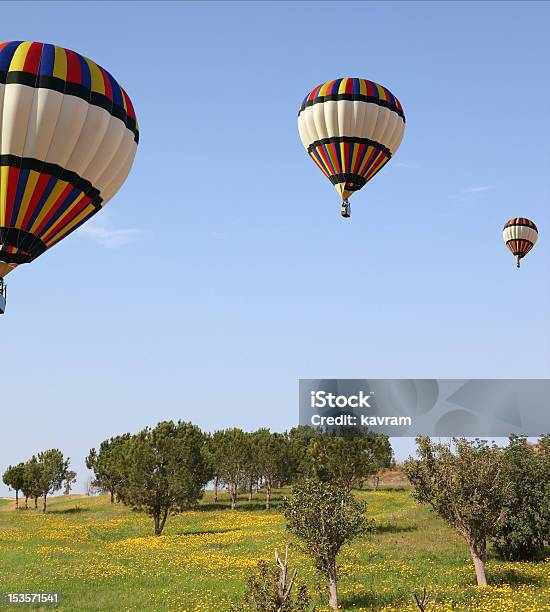 Foto de Três Grandes Brilhantes Balões e mais fotos de stock de Azul - Azul, Balão de ar quente, Calor