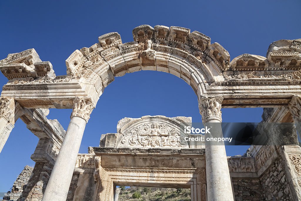 Tempio di Adriano - Foto stock royalty-free di Antica civiltà