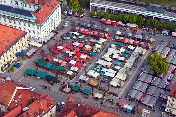 Ljubljana market place - foto de acervo