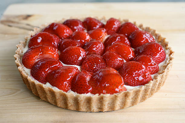 клубничный тарт - strawberry tart стоковые фото и изображения