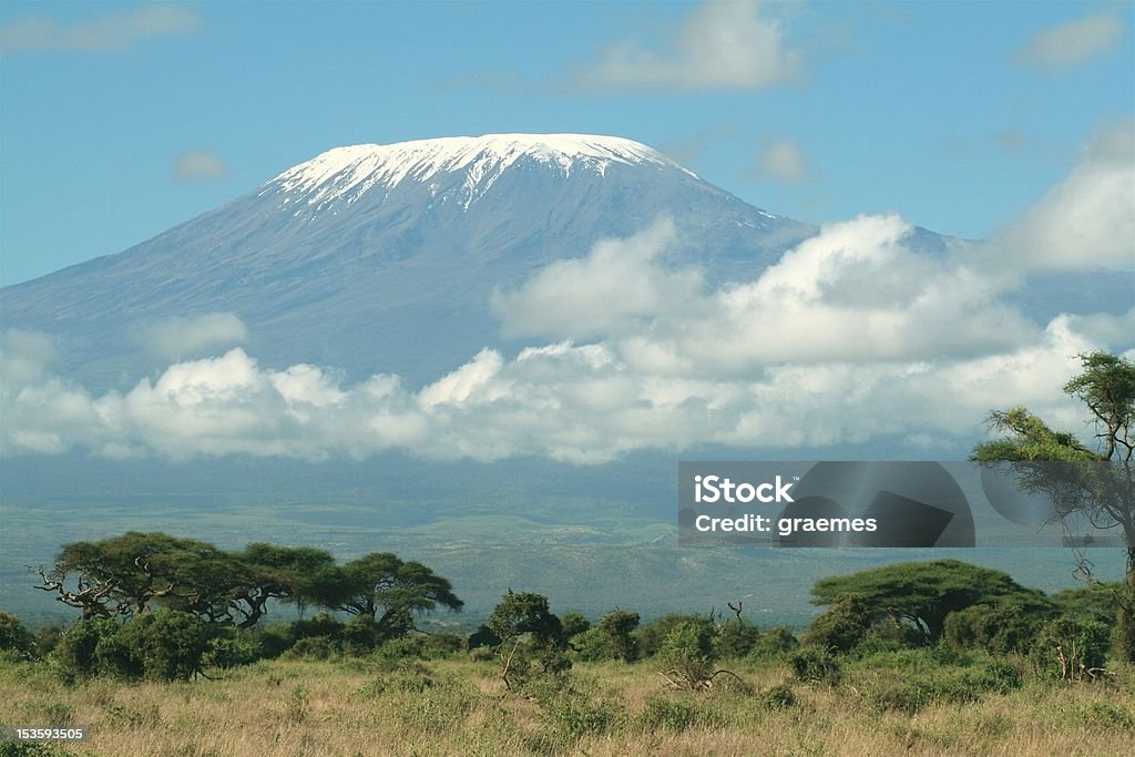 Monte Kilimanjaro, Tanzânia - Foto de stock de Alto - Descrição Geral royalty-free