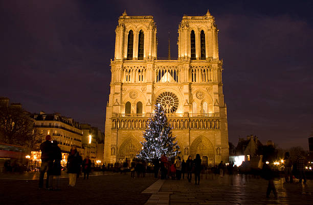 istock Christmas at Notre Dame 153627980