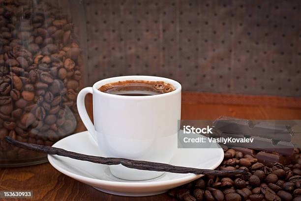 Filiżanka Kawy Z Wanilii I Czekolada - zdjęcia stockowe i więcej obrazów Brązowy - Brązowy, Ciemny, Czarny kolor