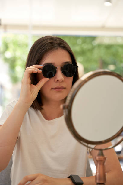 istock the woman buying eyewear 1536367571