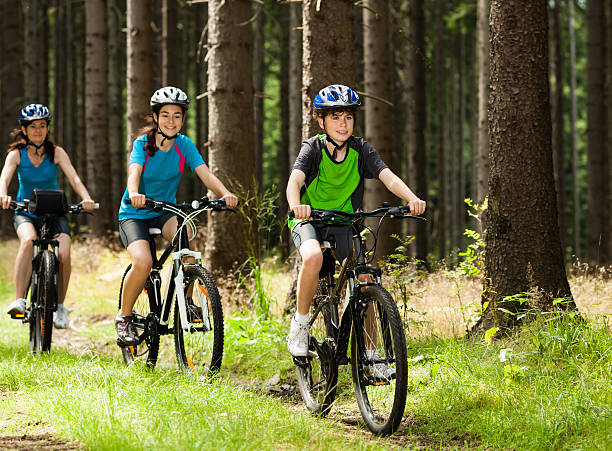 istock Family biking 153639529