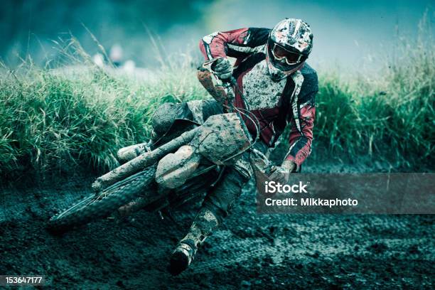 Piloto De Motocross Foto de stock y más banco de imágenes de Motocross - Motocross, Motocicleta, Lodo