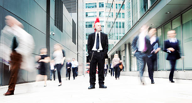 business-punk - london england on the move commuter rush hour stock-fotos und bilder