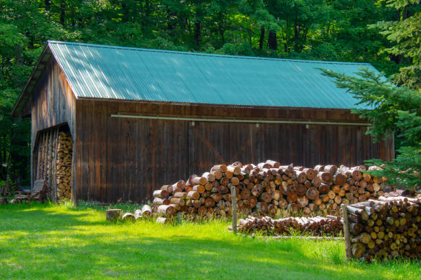 istock Old barn on a farm in the countryside 1536540629