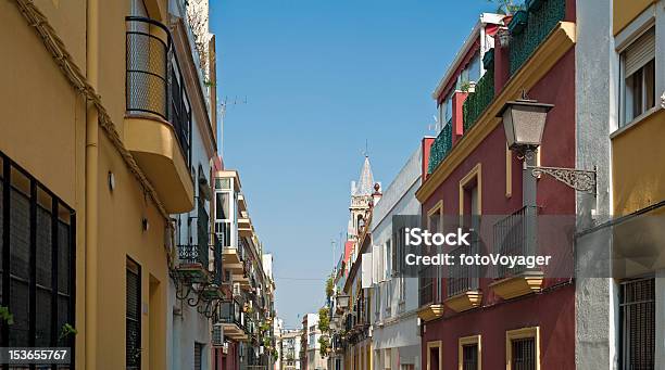 Hiszpania Spokojne Ulicy Sceny Na Wille Rezydencje Andaluzja Sewilla Panorama - zdjęcia stockowe i więcej obrazów Dzielnica mieszkaniowa