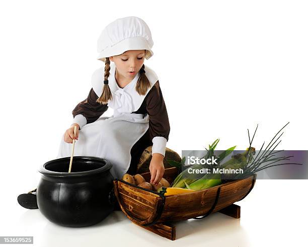 Junge Pilger Küche Stockfoto und mehr Bilder von 6-7 Jahre - 6-7 Jahre, Braun, Ein Mädchen allein