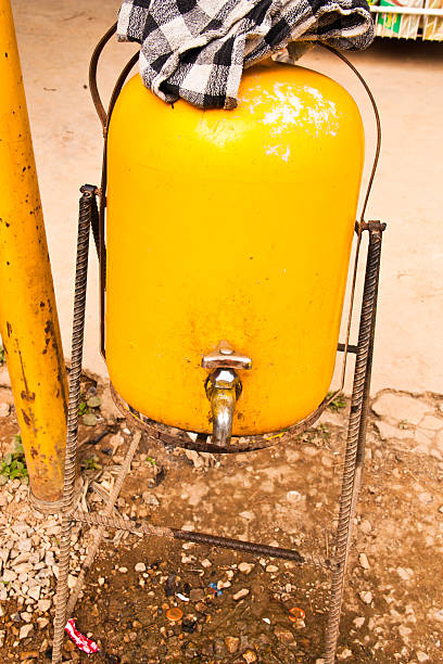 robinet - brass copper pipe water pipe copper photos et images de collection