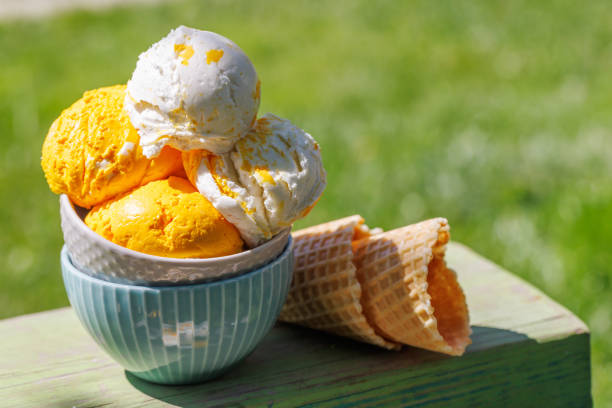 Refreshing ice cream with lemon flavour