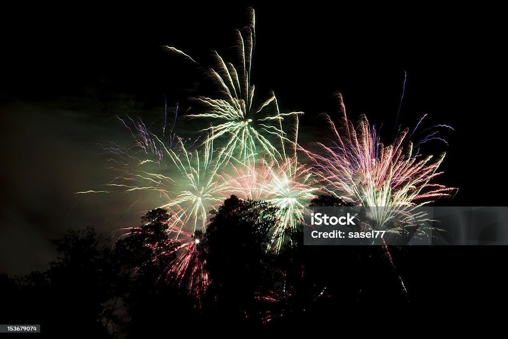 Fuochi d'artificio colorati - Foto stock royalty-free di A forma di stella