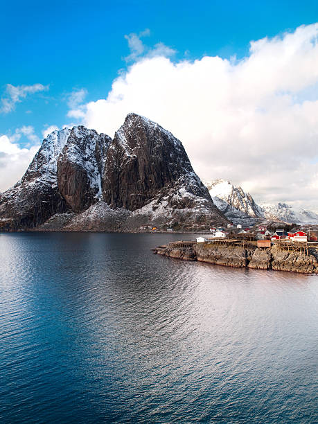 lofoten, hamnoy. - tony snow fotos imagens e fotografias de stock