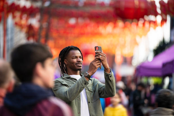 istock Tourist capturing vacation memory with smart phone 1536827378