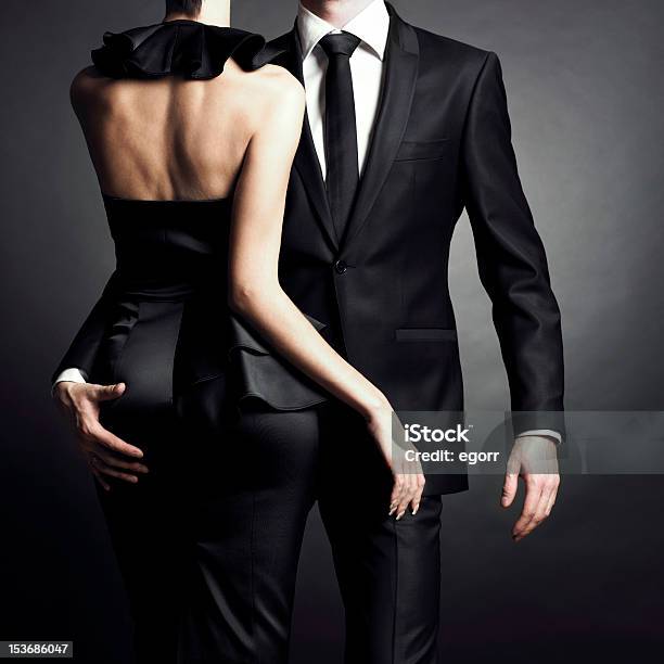 Foto de Jovem Casal Elegante e mais fotos de stock de Casal - Casal, Sensualidade, Homens