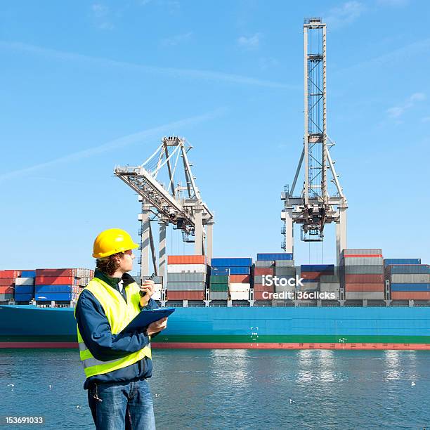 Harbor Inspektion Stockfoto und mehr Bilder von Frachtschiff - Frachtschiff, Container, Dockarbeiter