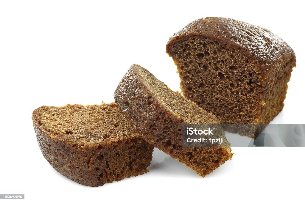 Un corte de pastel de chocolate - Foto de stock de Al horno libre de derechos