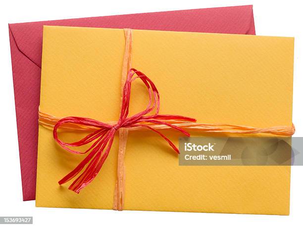 Envelope De Carta E Colorido - Fotografias de stock e mais imagens de Envelope - Envelope, Laço - Nó, Amarelo