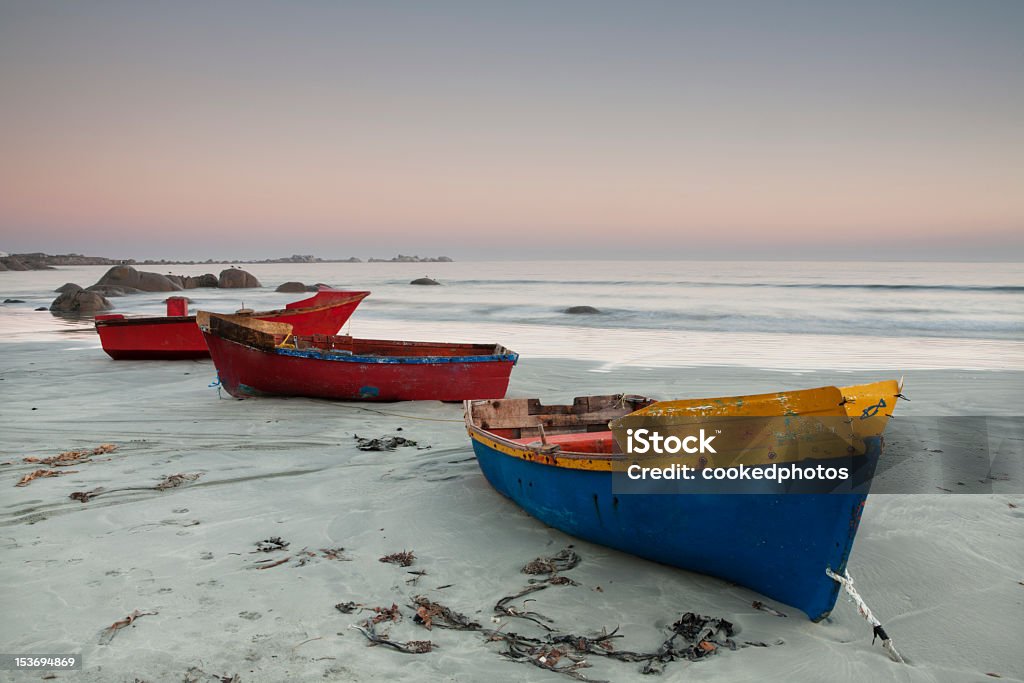 Barcos de pesca na praia - Royalty-free Paternoster - África do Sul Foto de stock