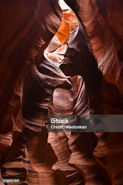 Rich Kolorowych Warstw Antelope Canyon - zdjęcia stockowe i więcej obrazów Bez ludzi - Bez ludzi, Ciemny, Cud natury