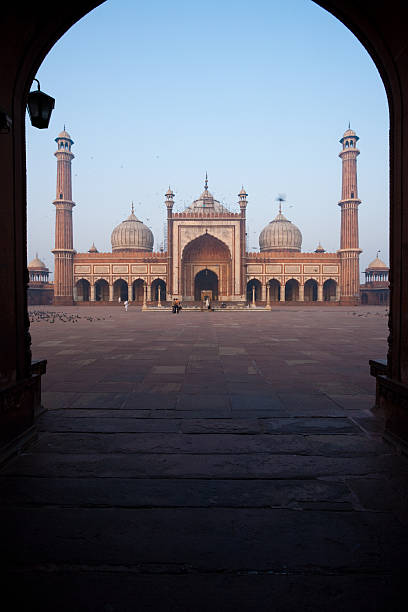 istock Jama Masjid Delhi Mosque Arch Frame 153696473