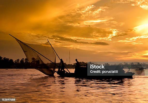 Alba Sul Fiume Mekong - Fotografie stock e altre immagini di Acqua - Acqua, Adulto, Afferrare