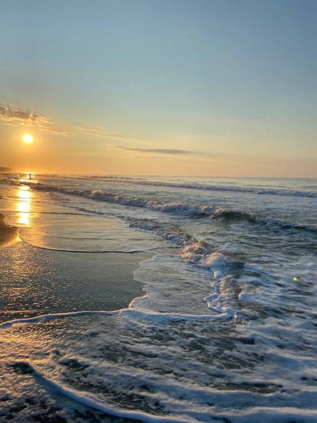 istock Sunrise at the beach 1536994563