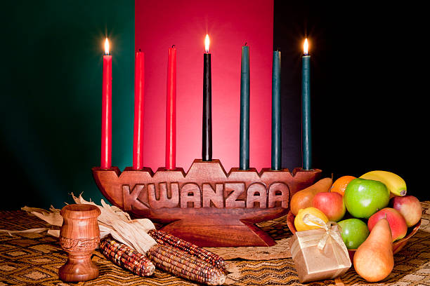 kwanzaa-afroamericano vacanza - gift apple ribbon fruit foto e immagini stock