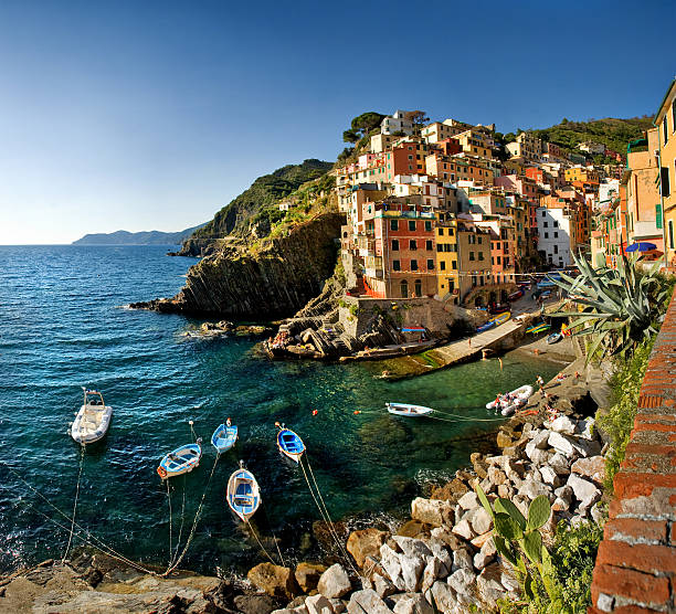 istock Cinque Terre, Italy - Riomaggiore 153701767