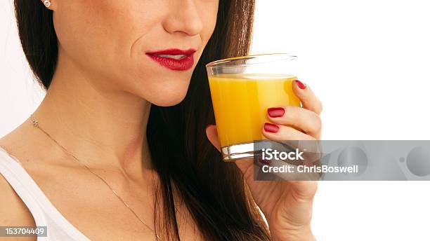 Здоровые Напитки Апельсиновый Сок Потребляемого Красивая Женщина — стоковые фотографии и другие картинки Апельсин